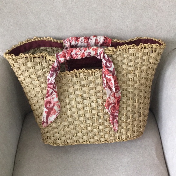 GAP Handbags - NWT GAP Scarf Straw Tote